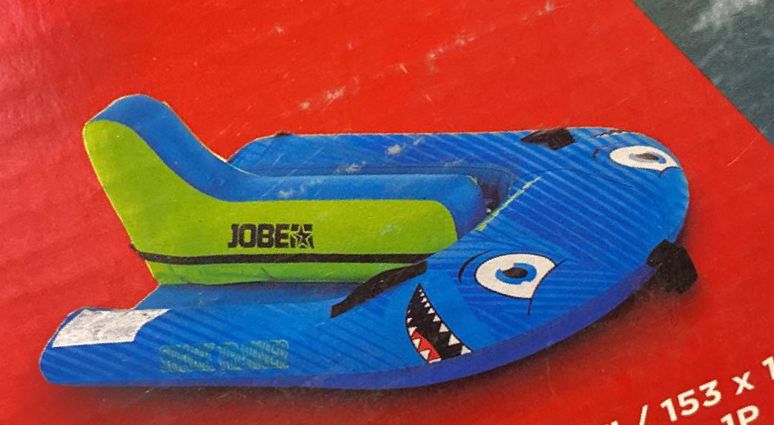 whatsapp-image-2024-07-31-at-16.27.20 JOBE буксируемый баллон SHARK TRAINER TOWABLE 1P (SS) (ASSORTED, O/S) — изображение 1